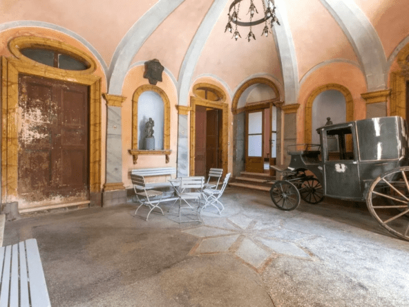 Civitella del Tronto property